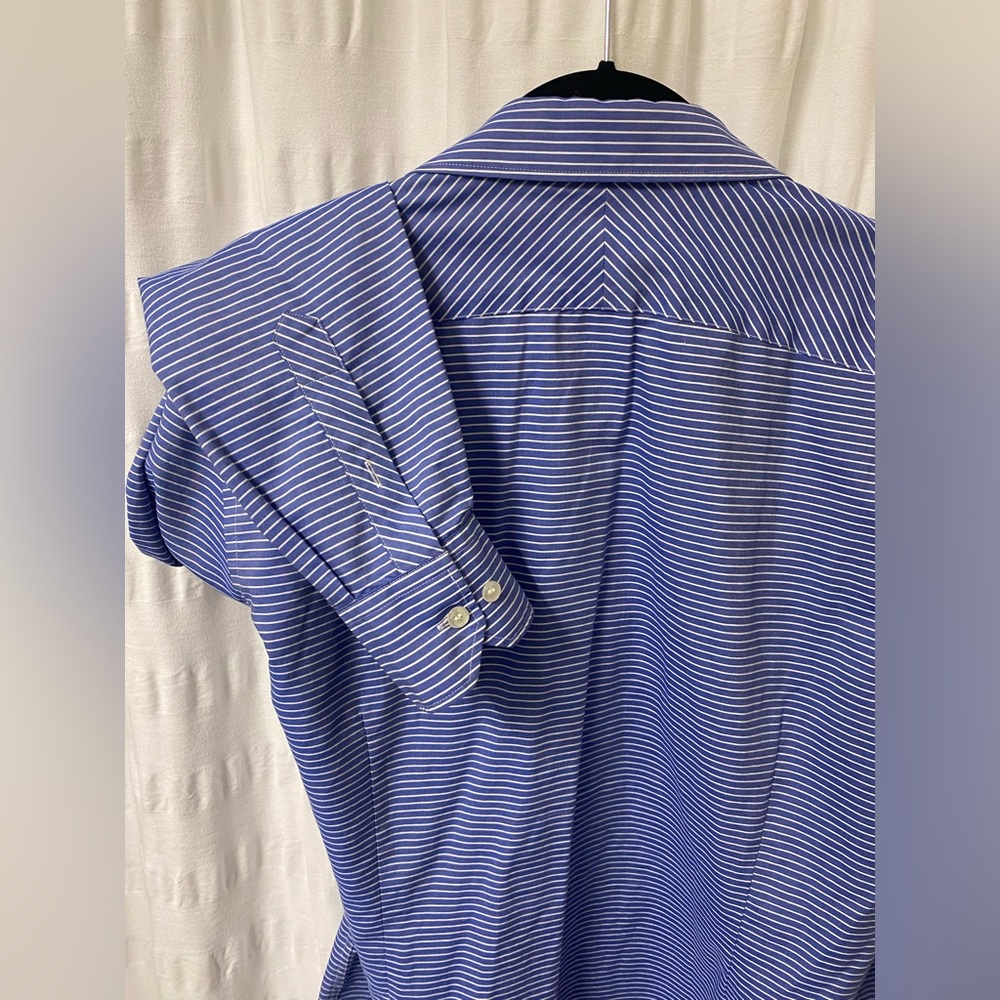 Murano men’s XL long sleeve slim fit shirt.